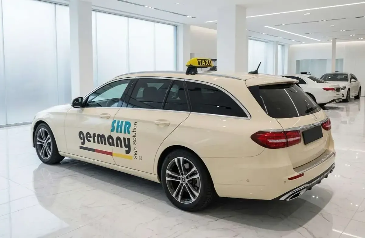 Gebraucht Mercedes E220 Avantgarde 194 PS (142 kW) 2023 Beige Kombi