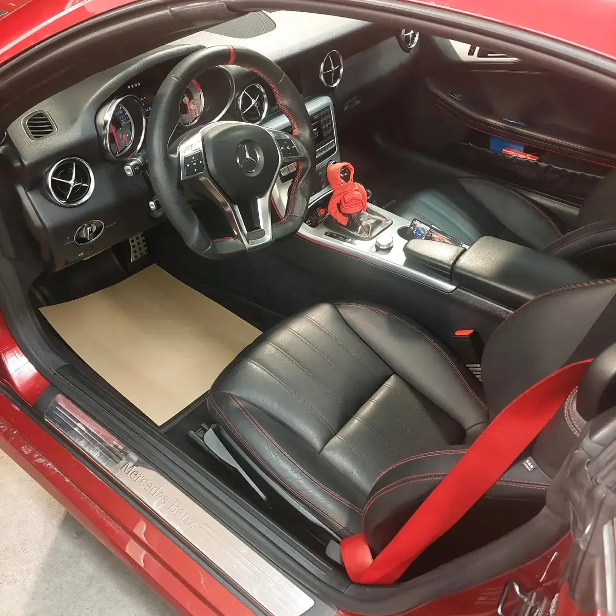 Gebraucht Mercedes SLK250 204 PS (150 kW) 2014 Rot Cabrio