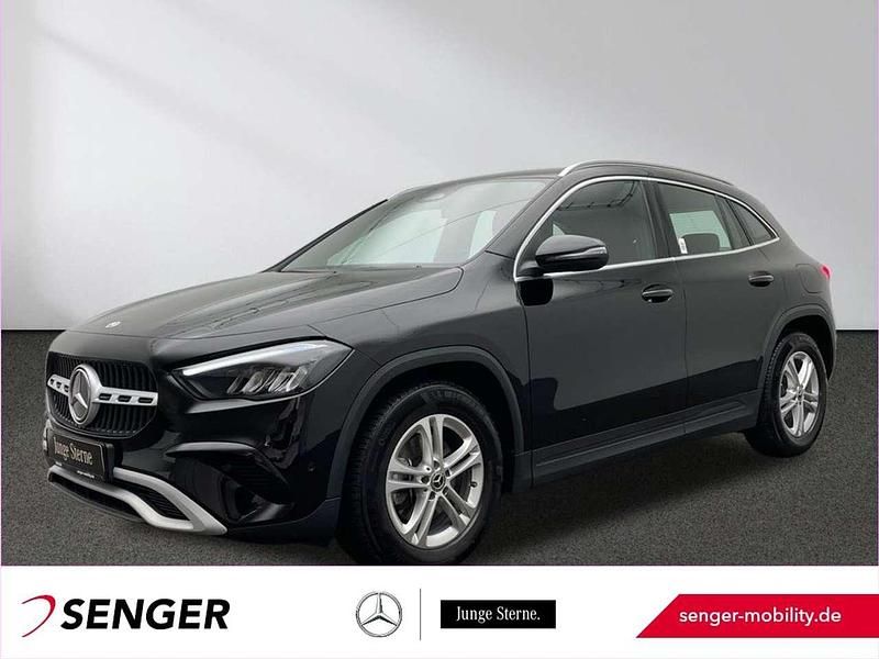 Gebraucht Mercedes GLA200 163 PS (119 kW) 2024 Schwarz SUV
