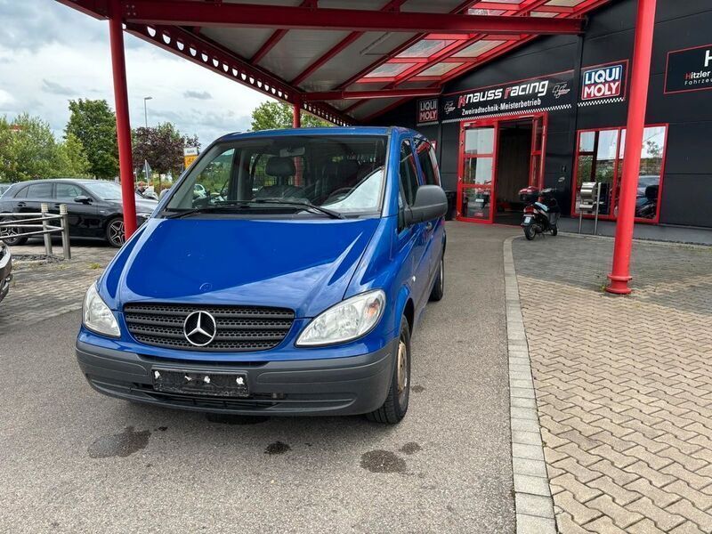 Blau Gebraucht 2007 Mercedes Vito Van / Kleinbus | 5.990 € (Teuer) - Bild 1/4