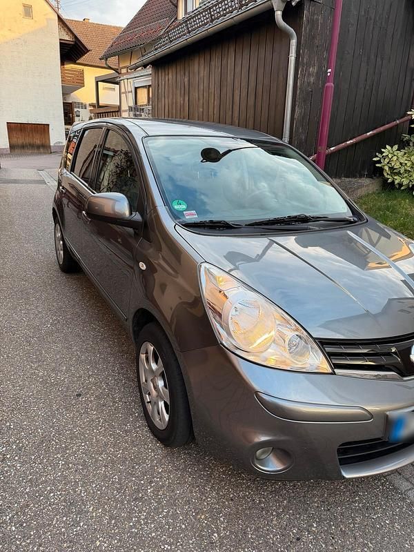 Gebraucht Nissan Note 90 PS (66 kW) 2011 Grau Kleinwagen