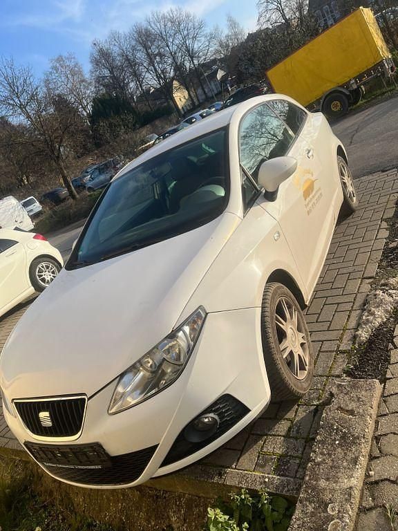 Weiß Gebraucht 2009 Seat Ibiza Limousine | 1.800 € (Guter Preis) - Bild 1/4