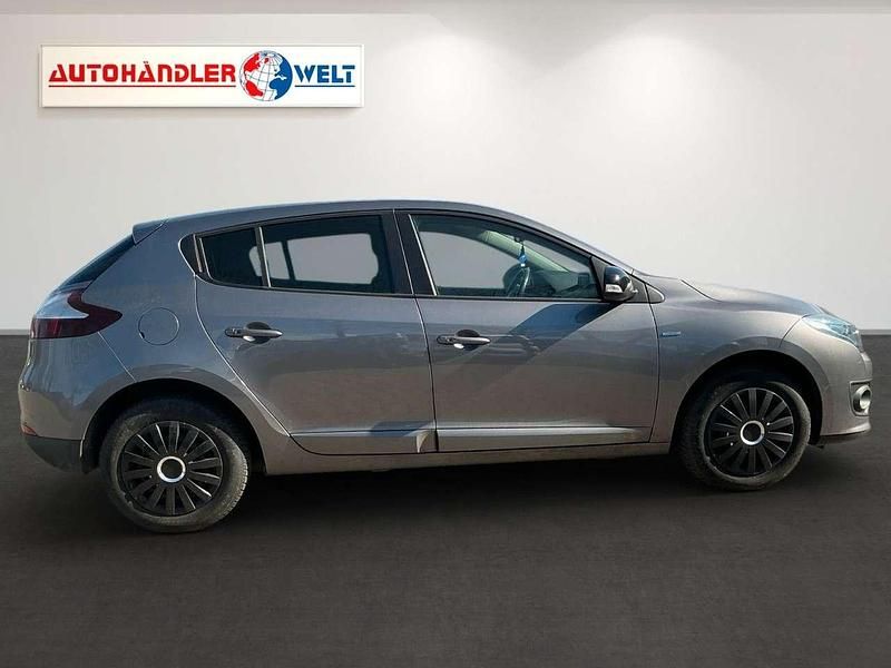 Gebraucht Renault Mégane LIMITED 116 PS (85 kW) 2015 Grau Limousine