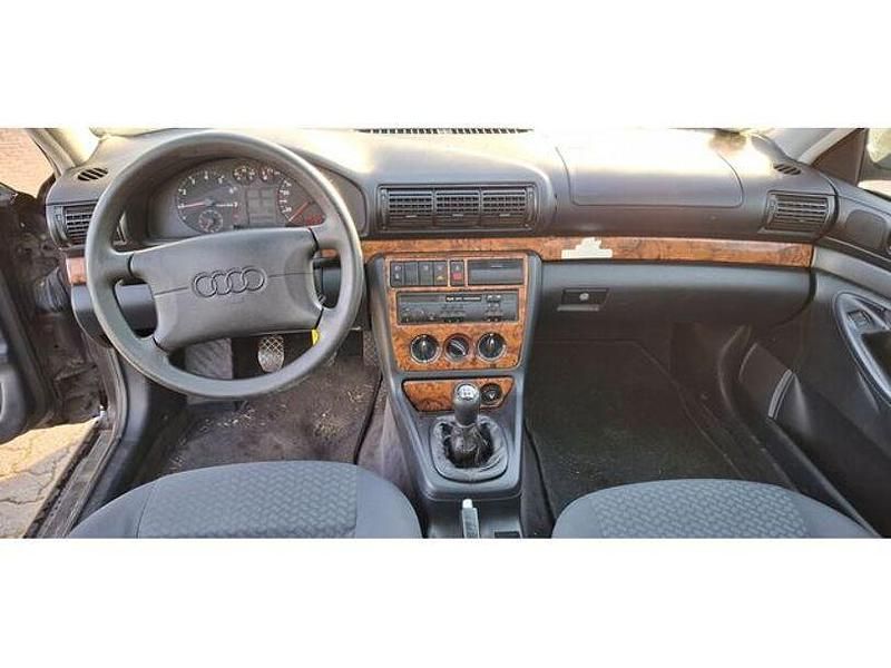 Gebraucht Audi A4 Comfort 101 PS (74 kW) 1996 Piemontrot Limousine