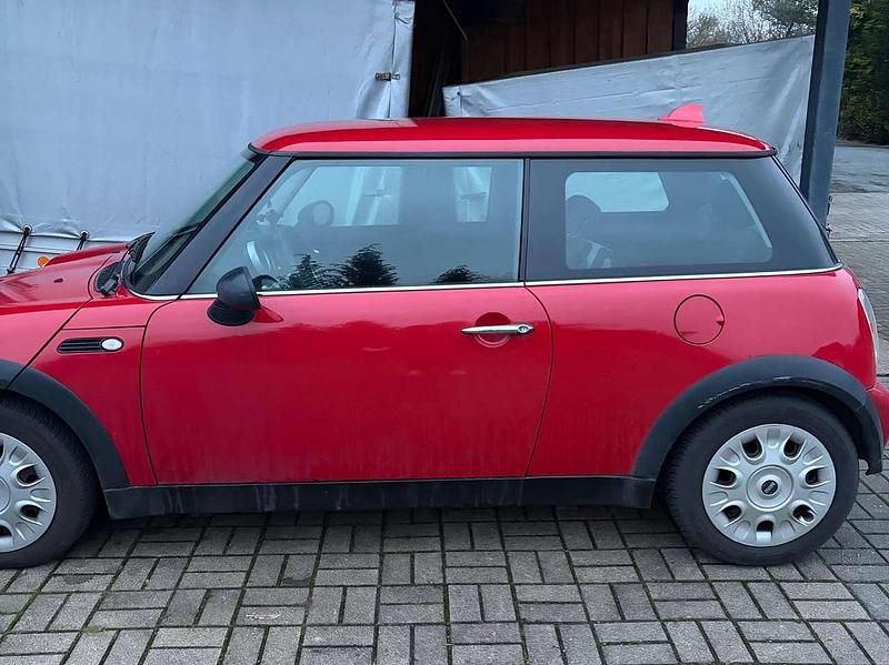 Gebraucht Mini ONE 90 PS (66 kW) 2002 Rot Kleinwagen