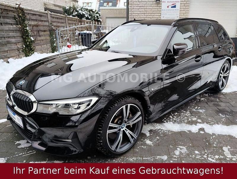 Gebraucht BMW 330e Sport Line 252 PS (185 kW) 2021 Schwarz Kombi