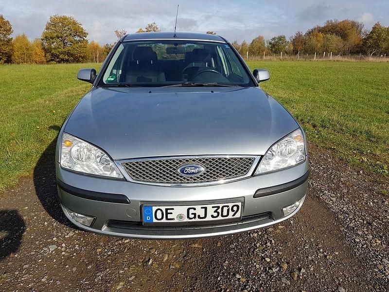 Silber Gebraucht 2004 Ford Mondeo Limousine | 3.350 € (Teuer) - Bild 1/4