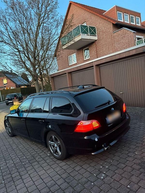 Schwarz Gebraucht 2008 BMW 520 Kombi | 2.900 € (Guter Preis) - Bild 1/4