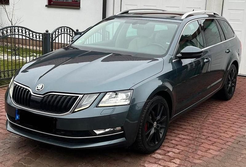 Gebraucht Skoda Octavia 2017 Blau Kombi