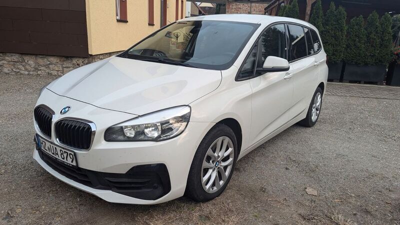Weiß Gebraucht 2019 BMW 218 Gran Tourer Van / Kleinbus | 12.000 € (Superpreis) - Bild 1/4