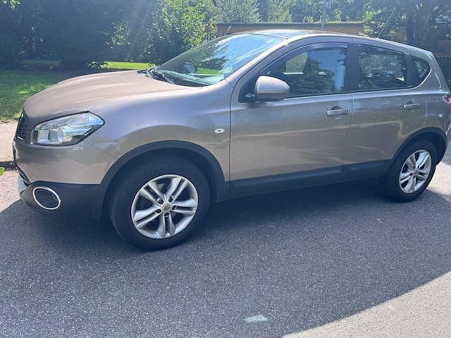 Beige Gebraucht 2010 Nissan Qashqai Acenta SUV | 4.000 € (Guter Preis) - Bild 1/4
