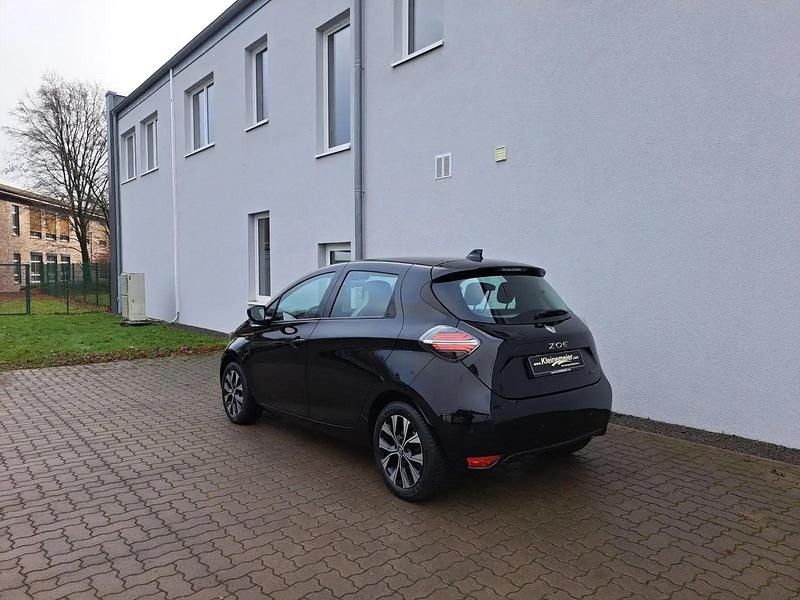 Second-hand Renault Zoe Evolution 88 kW (120 CP) 2023 Negru Hatchback