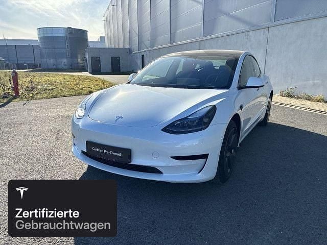 Weiß Gebraucht 2023 Tesla Model 3 RWD Limousine | 28.100 € (Fairer Preis) - Bild 1/4