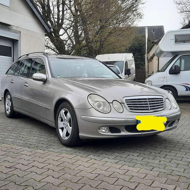 Gebraucht Mercedes E220 Elegance 150 PS (110 kW) 2004 Gold Kombi
