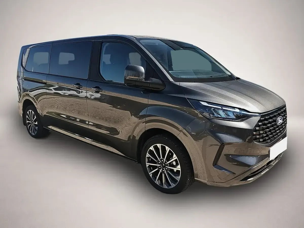 Gebraucht Ford Tourneo Titanium X 170 PS (125 kW) 2025 Van / Kleinbus
