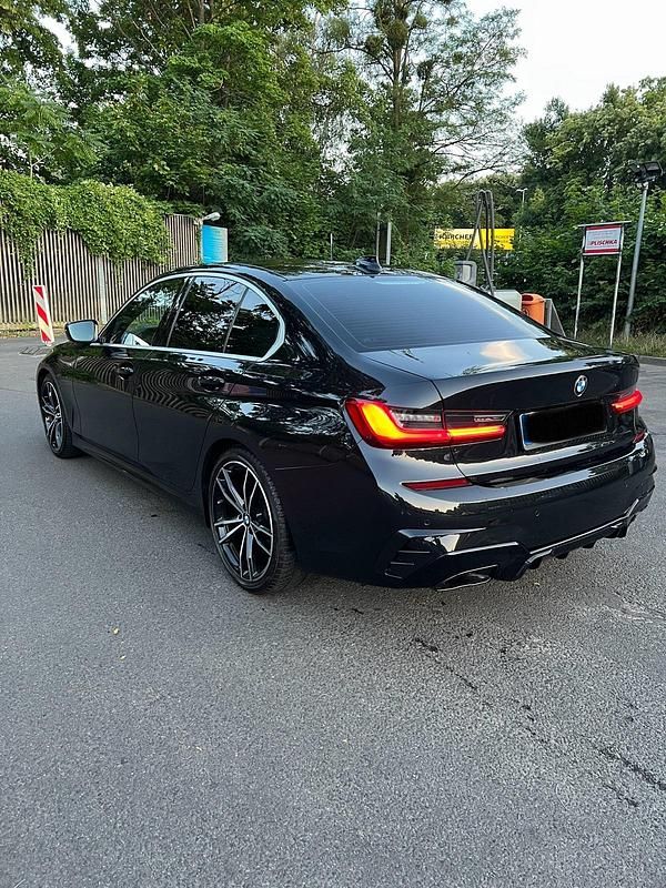 Gebraucht BMW 320 184 PS (135 kW) 2019 Schwarz Limousine