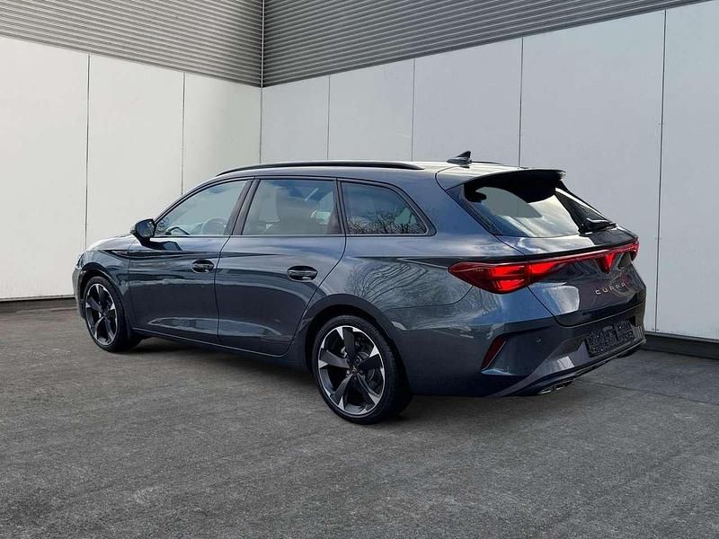 Neu Cupra Leon 150 PS (110 kW) 2025 Grau Kombi