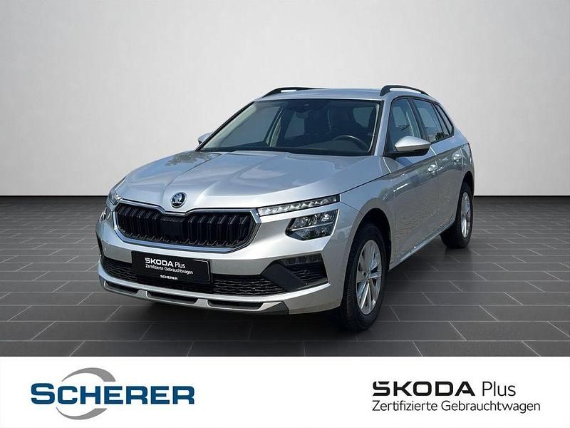 Brillantsilber metallic Gebraucht 2024 Skoda Kamiq Selection SUV | 27.380 € (Fairer Preis) - Bild 1/4