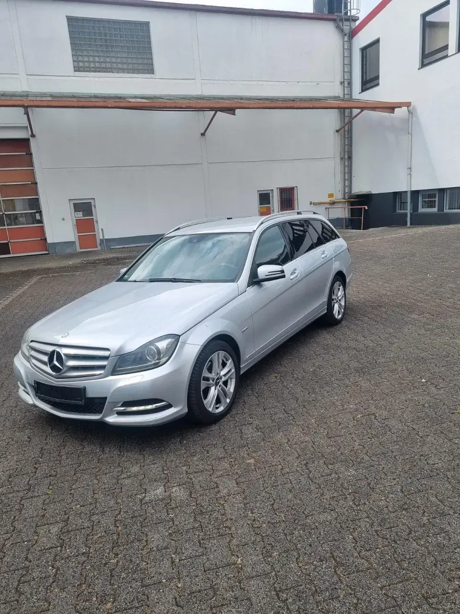 Gebraucht Mercedes C220 Avantgarde 170 PS (125 kW) 2012 Silber Kombi