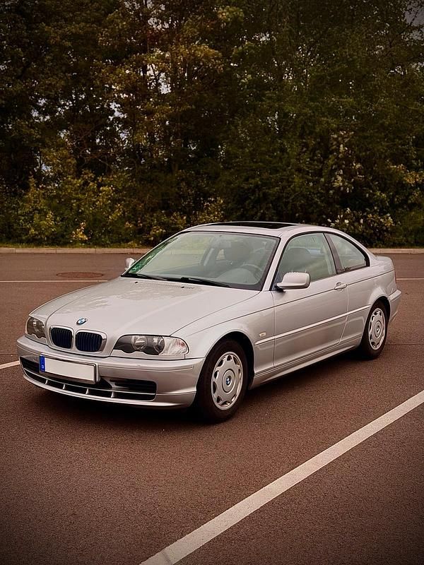 Gebraucht BMW 318 143 PS (105 kW) 2002 Silber Coupé