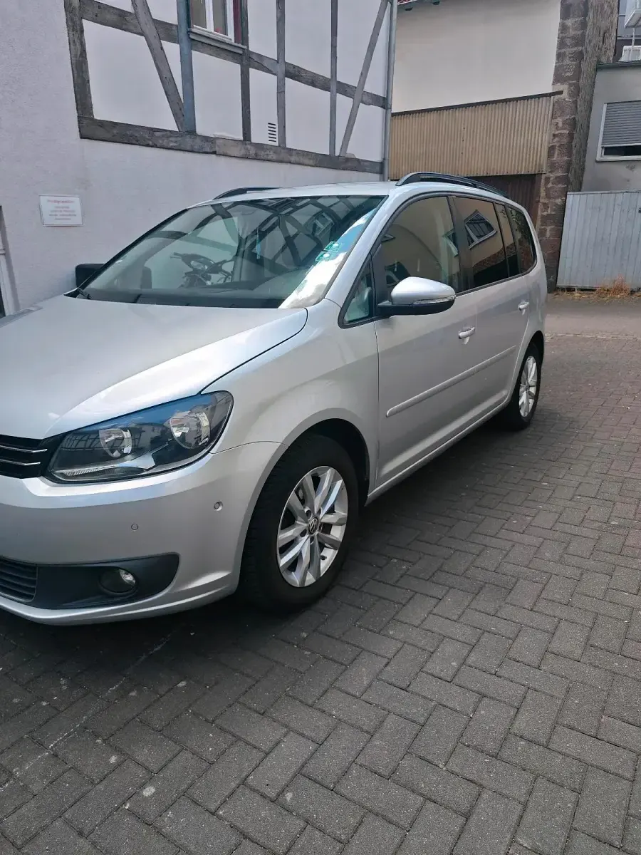 Gebraucht VW Touran 105 PS (77 kW) 2012 Grau Van / Kleinbus