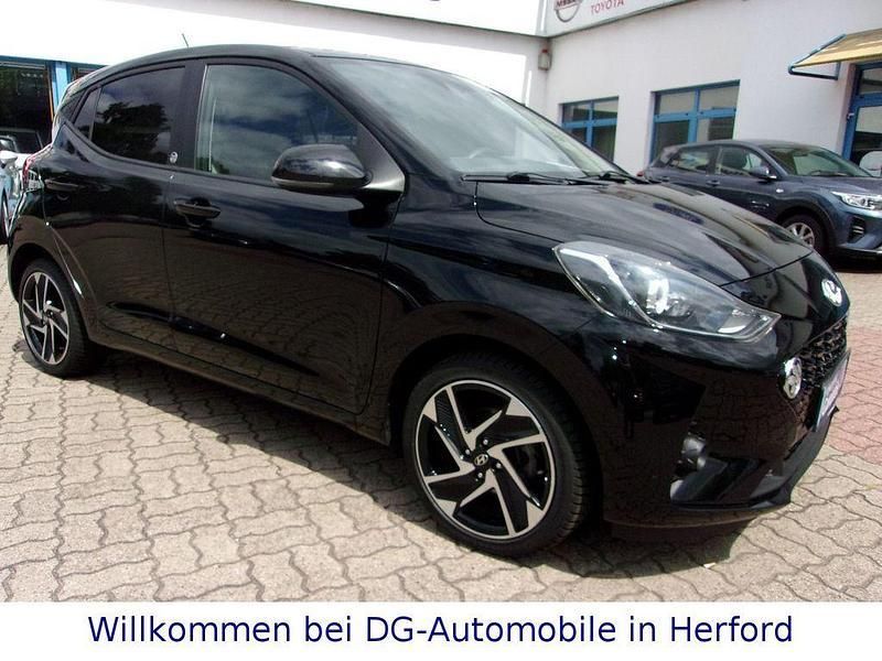 Schwarz Gebraucht 2021 Hyundai i10 Edition 30+ Kleinwagen | 13.990 € (Fairer Preis) - Bild 1/4