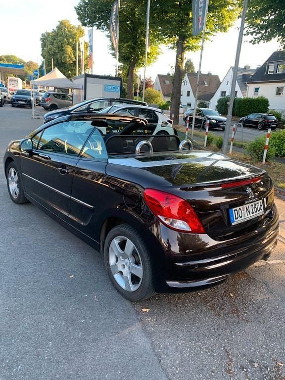 Gebraucht Peugeot 207 CC Premium 120 PS (88 kW) 2012 Braun Cabrio