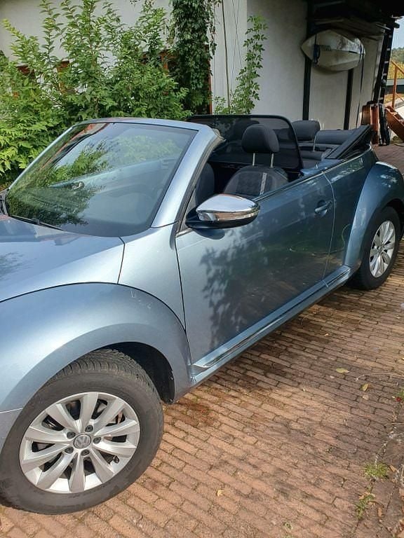 Gebraucht VW Beetle Design 150 PS (110 kW) 2018 Blau Cabrio