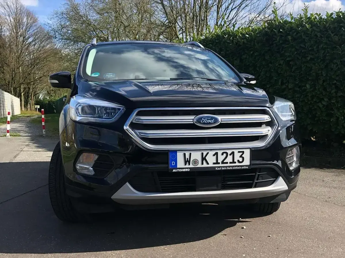 Usata Ford Kuga Titanium 242 CV (177 kW) 2018 Nero SUV