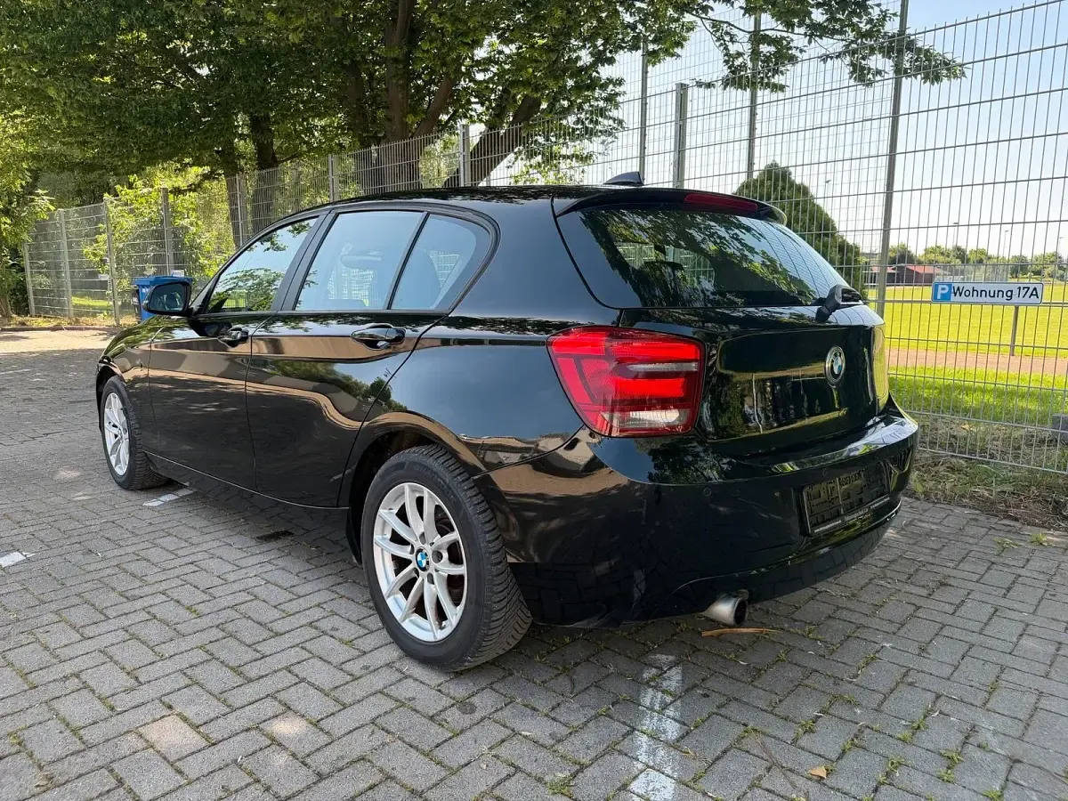 Gebraucht BMW 116 136 PS (100 kW) 2012 Schwarz Kleinwagen