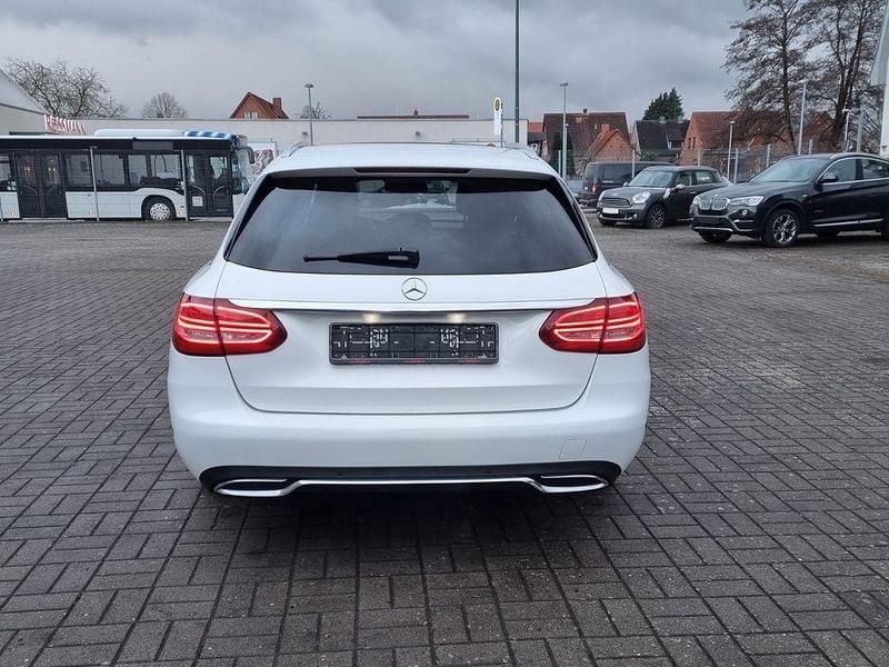 Gebraucht Mercedes C250 204 PS (150 kW) 2015 Weiß Kombi