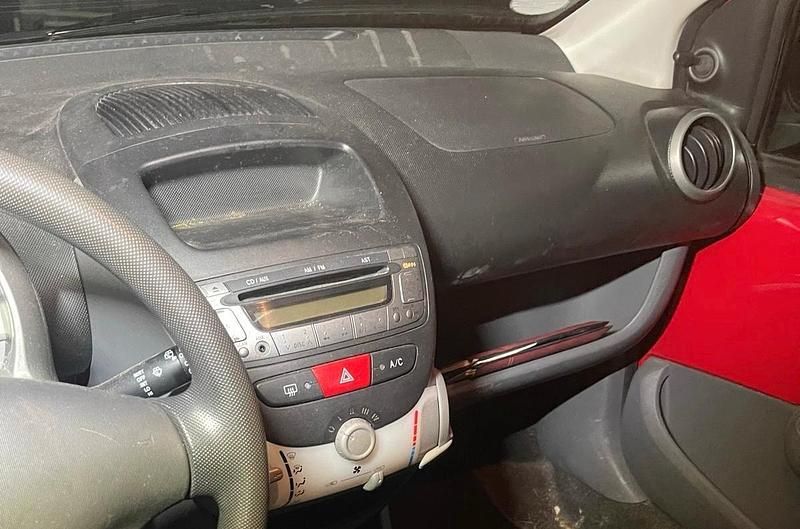 Gebraucht Peugeot 107 68 PS (50 kW) 2006 Rot Kleinwagen