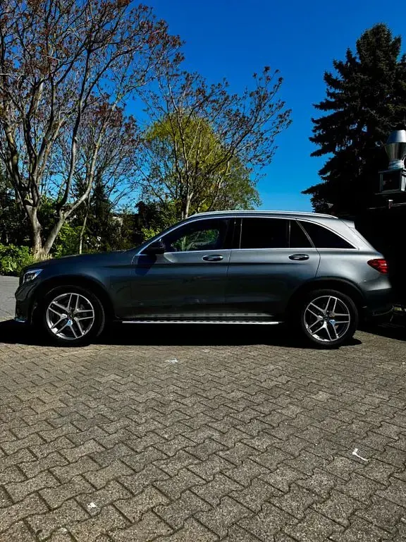 Gebraucht Mercedes GLC300 AMG 245 PS (180 kW) 2017 Grau SUV