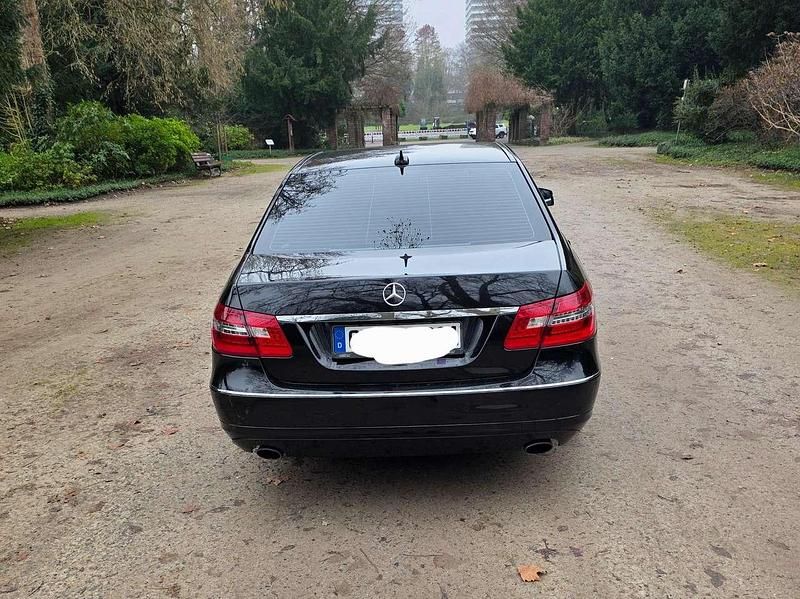 Gebraucht Mercedes E350 Avantgarde 292 PS (214 kW) 2011 Schwarz Limousine