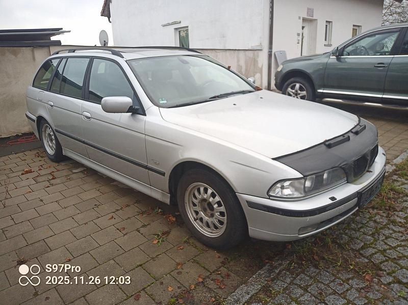 Gebraucht BMW 528 192 PS (141 kW) 1999 Silber Kombi