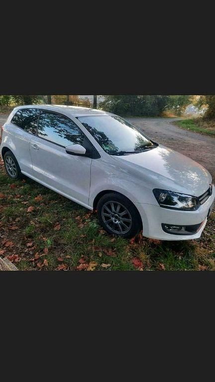 Gebraucht VW Polo Team 60 PS (44 kW) 2010 Weiß Kleinwagen