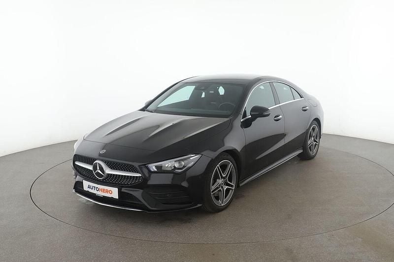 Schwarz Gebraucht 2021 Mercedes CLA200 AMG line Limousine | 31.420 € (Fairer Preis) - Bild 1/3