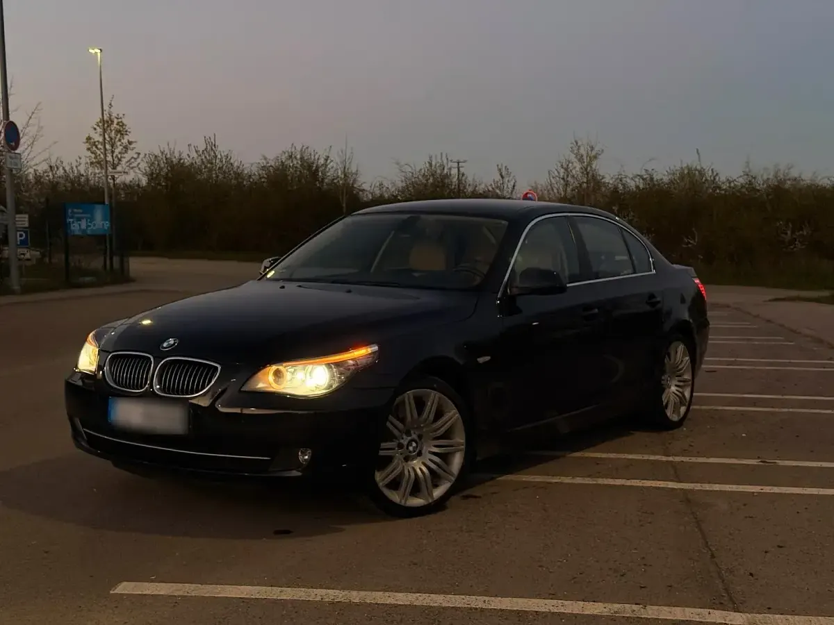 Gebraucht BMW 530 272 PS (200 kW) 2010 Blau Limousine