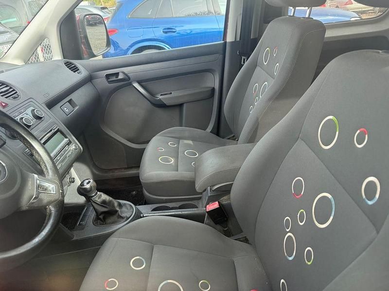 Gebraucht VW Caddy Trendline 105 PS (77 kW) 2011 Rot Van / Kleinbus