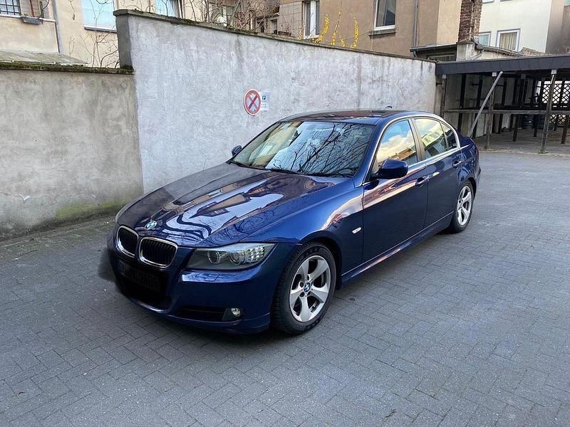 Gebraucht BMW 320 Efficient Dynamics 163 PS (119 kW) 2011 Blau Limousine