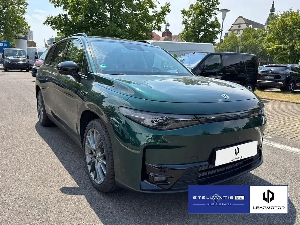 Gebraucht Leapmotor C10 215 PS (158 kW) 2026 Grün SUV