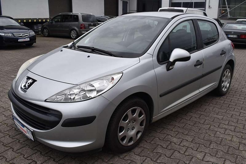 Lackierung aluminiumgrau/met. Gebraucht 2006 Peugeot 207 Filou Kleinwagen | 3.999 € (Teuer) - Bild 1/4
