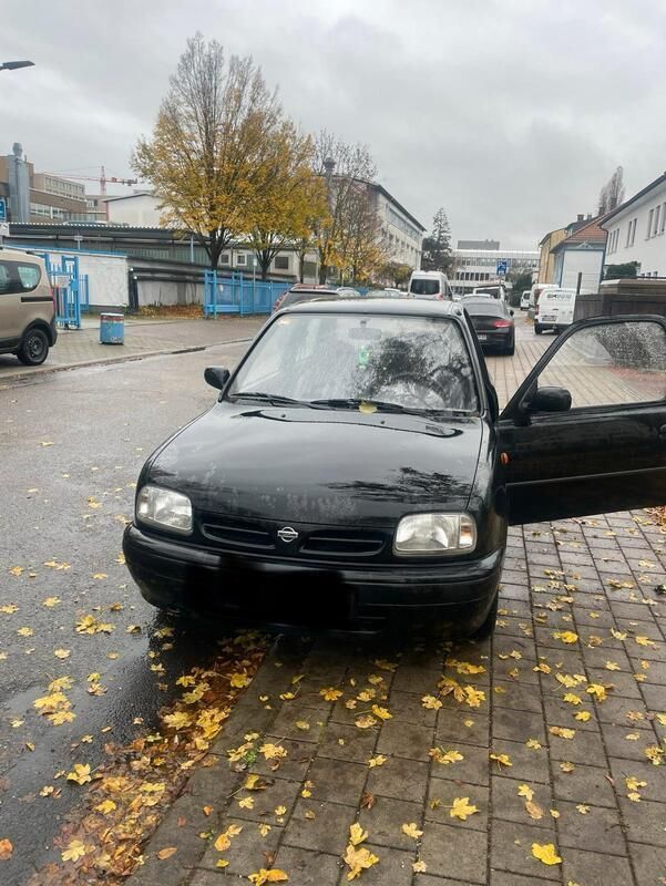 Schwarz Gebraucht 1998 Nissan Micra Kleinwagen | 650 € - Bild 1/4
