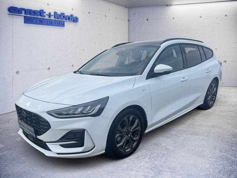 Weiß Gebraucht 2024 Ford Focus ST-Line X Limousine | 27.770 € (Fairer Preis) - Bild 1/4