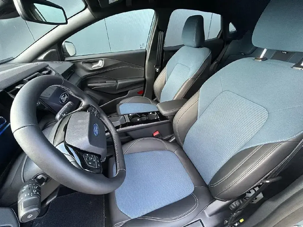 Neu Ford Puma Gen-E 124 kW (169 PS) 2026 Blau SUV