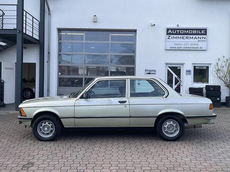 Grün Gebraucht 1982 BMW 316 Coupé | 5.500 € - Bild 1/4