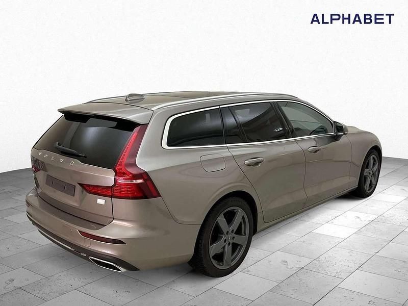 Gebraucht Volvo V60 Inscription 341 PS (250 kW) 2021 Pebble grey Kombi
