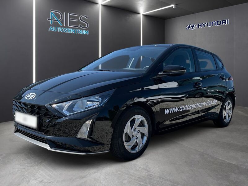 Phantom black Gebraucht 2024 Hyundai i20 Select Kleinwagen | 18.860 € (Fairer Preis) - Bild 1/4