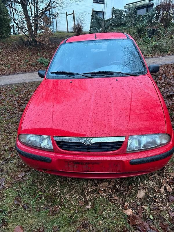 Gebraucht 1997 Mazda 121 Limousine | 690 € - Bild 1/4