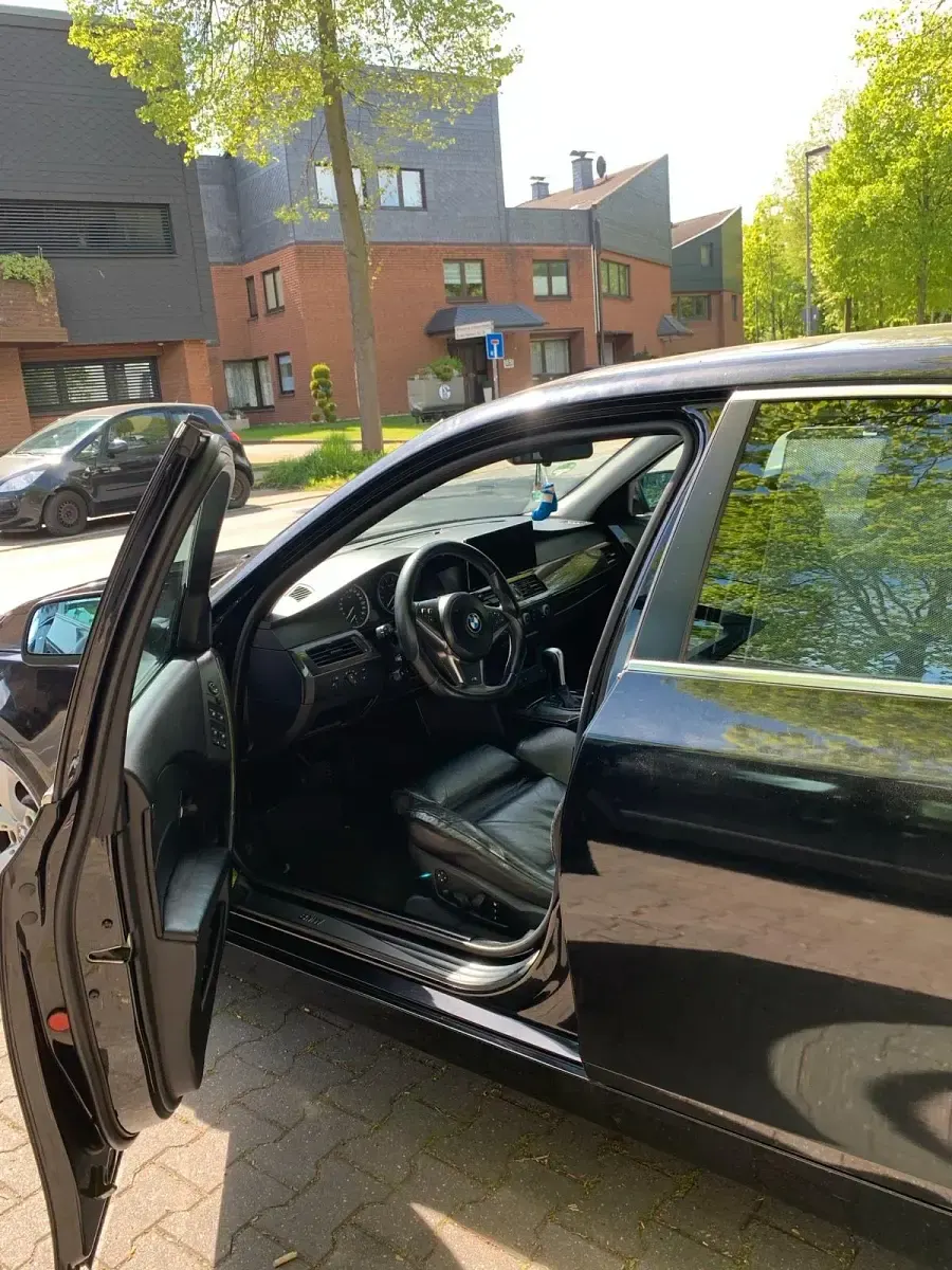 Gebraucht BMW 545 333 PS (244 kW) 2004 Schwarz Limousine